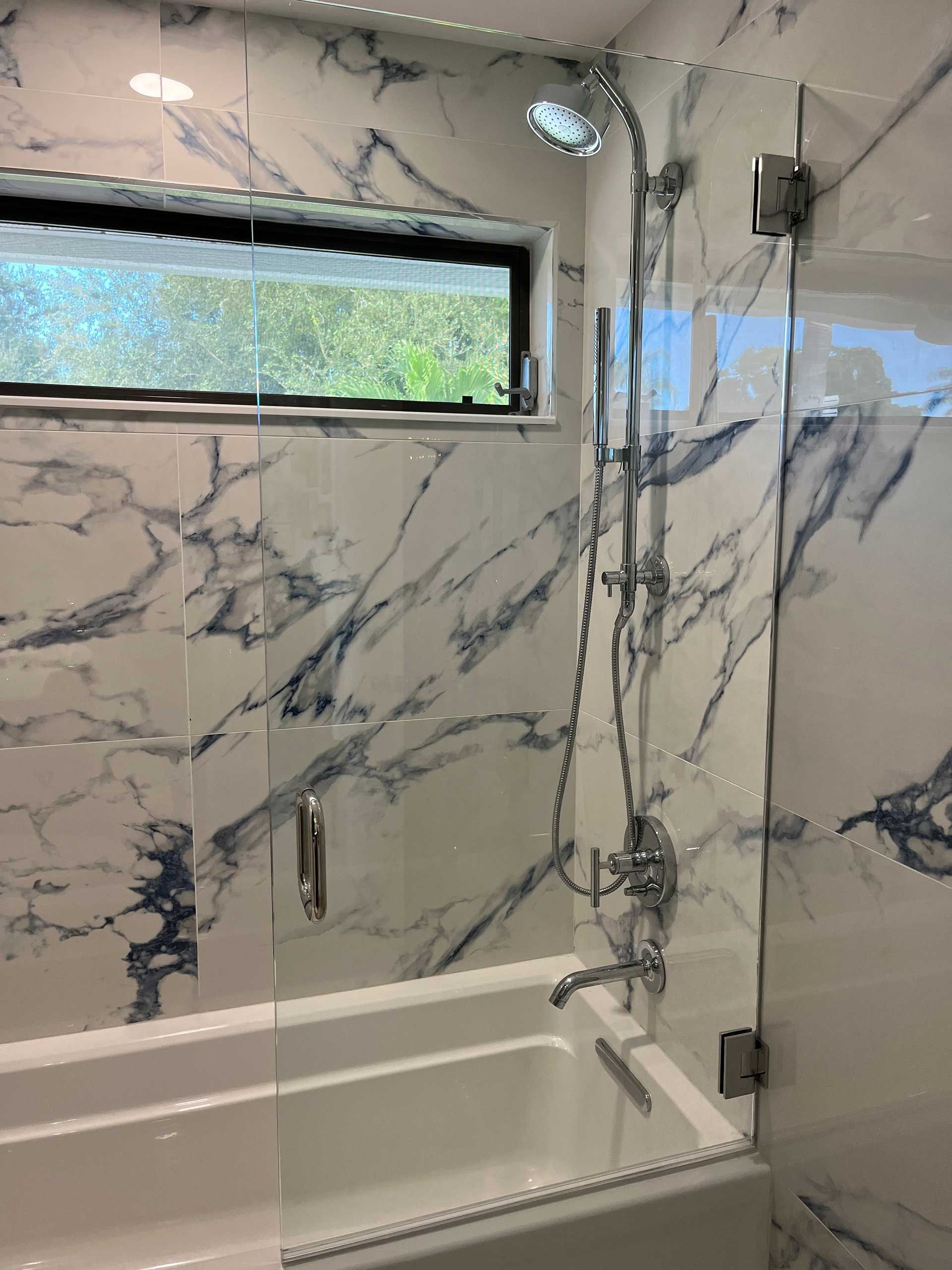 single glass door for the tub