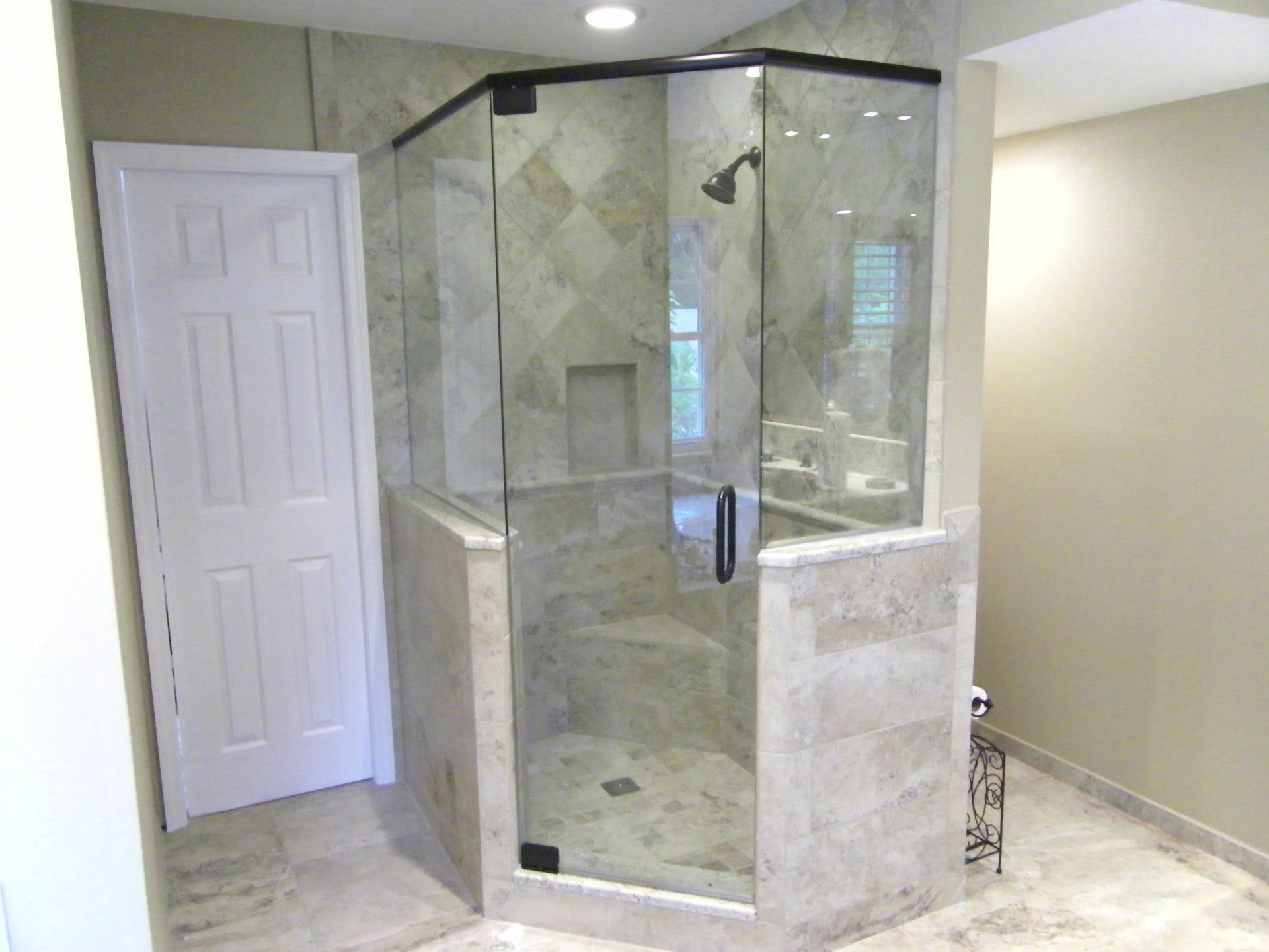 Shower glass enclosure