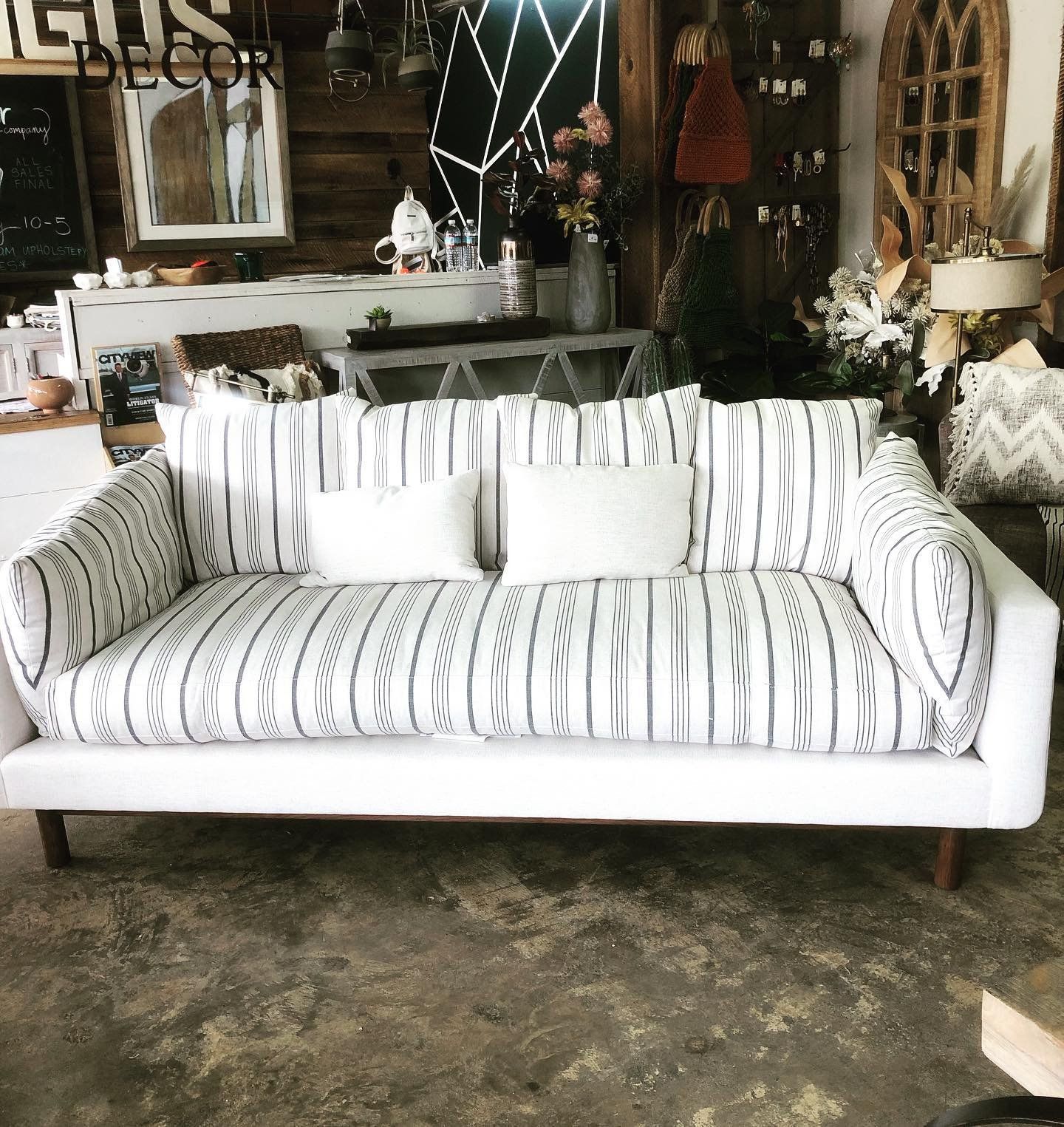 Furniture Dealers Chattanooga, TN Mango's Décor & Co.