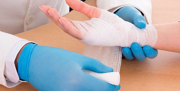 Minor hand laceration treatment