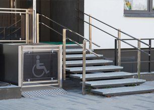 Wheelchair lift