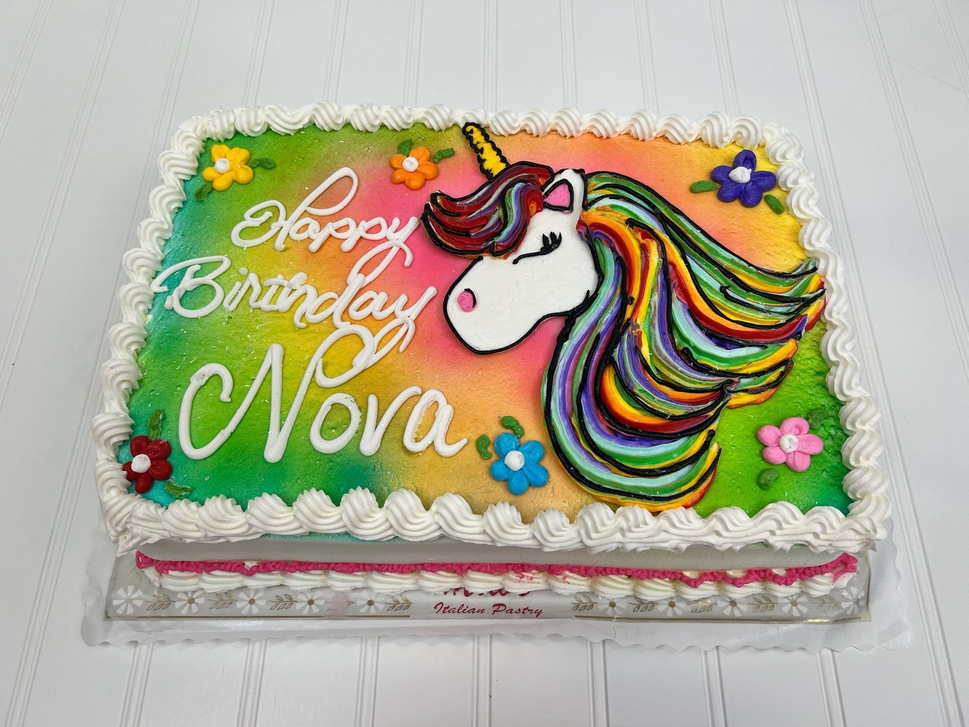 Rectangular cake with a unicorn design
