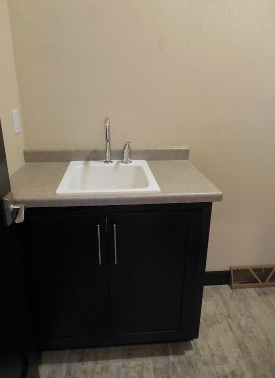 Bathroom sink