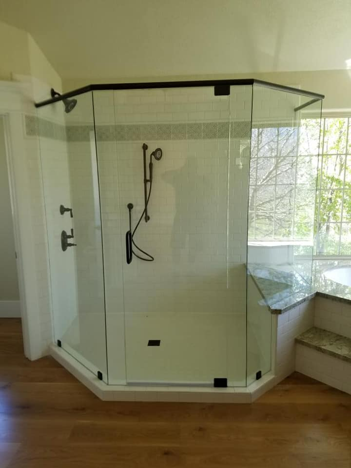 Glass shower door