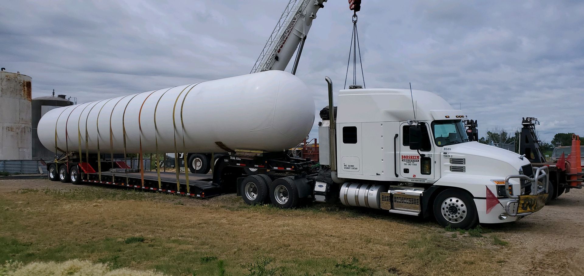 Heavy equipment trader