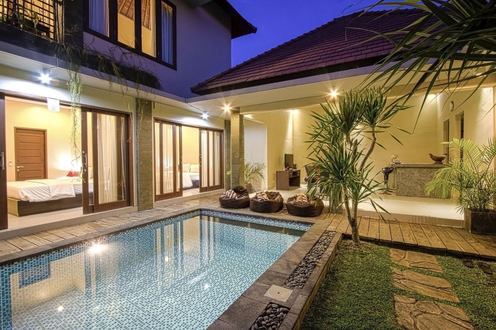 swimming pool builders