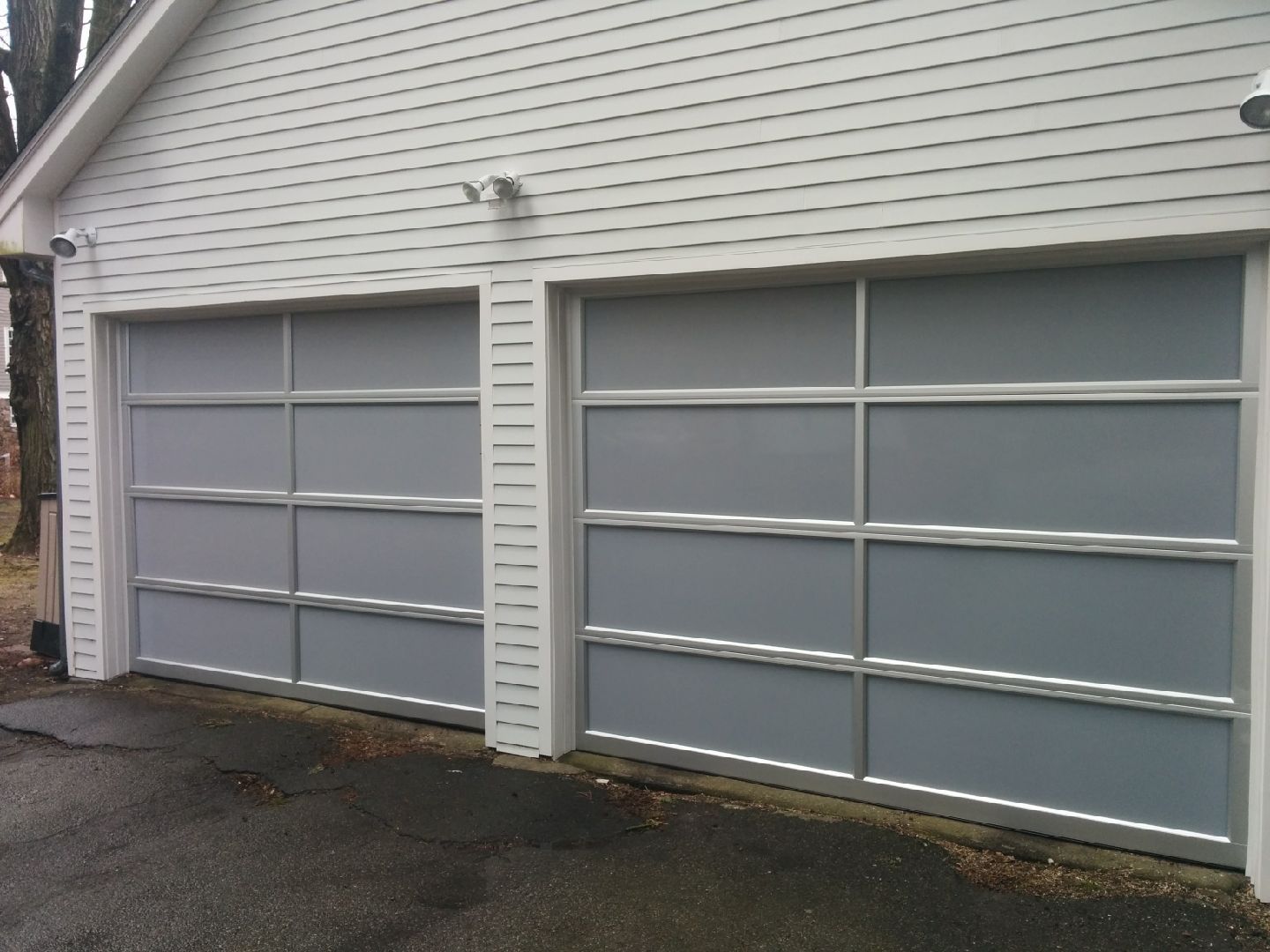 Avante White Acrylic Glass