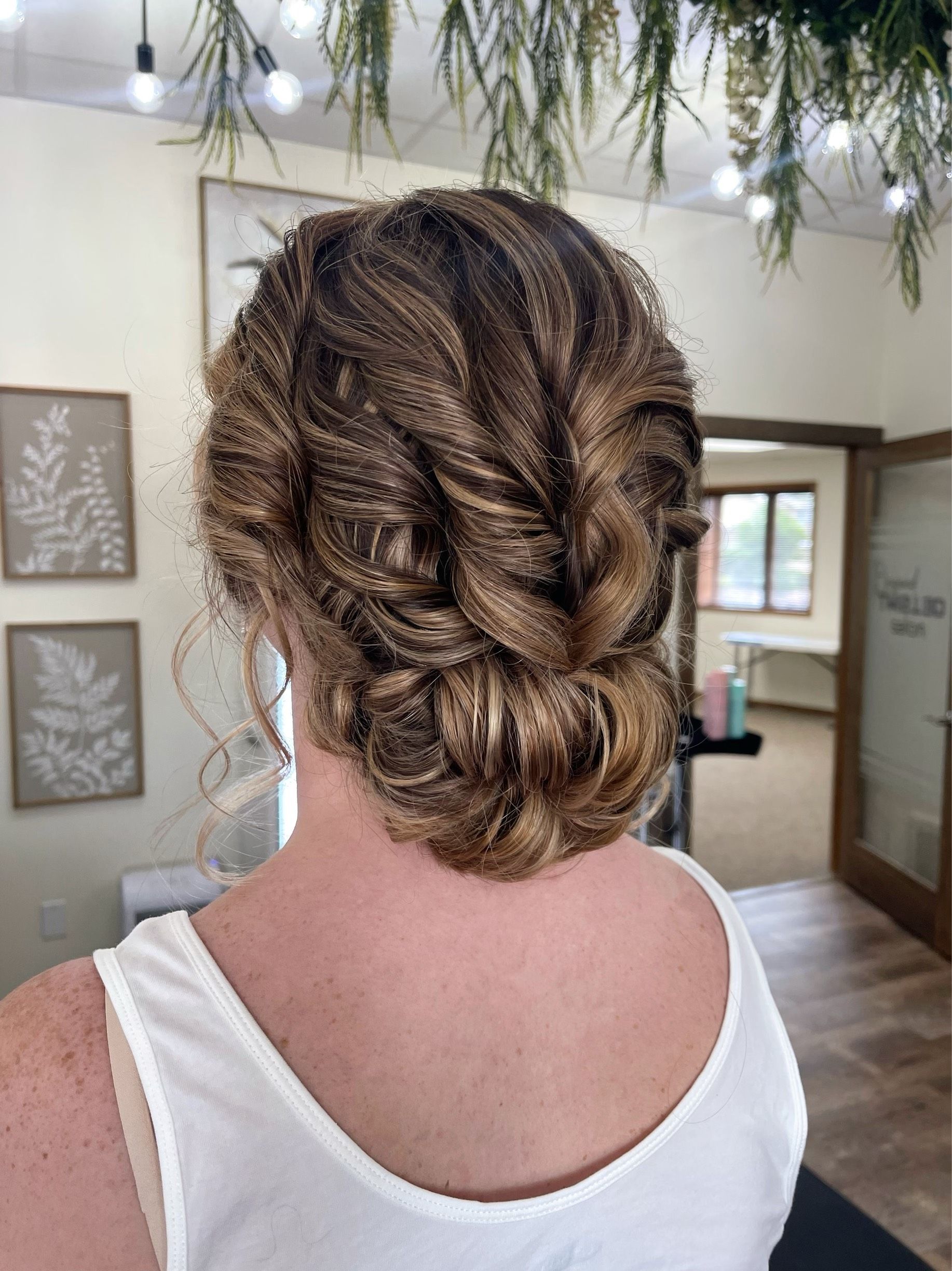 pretty bridal hairstyle