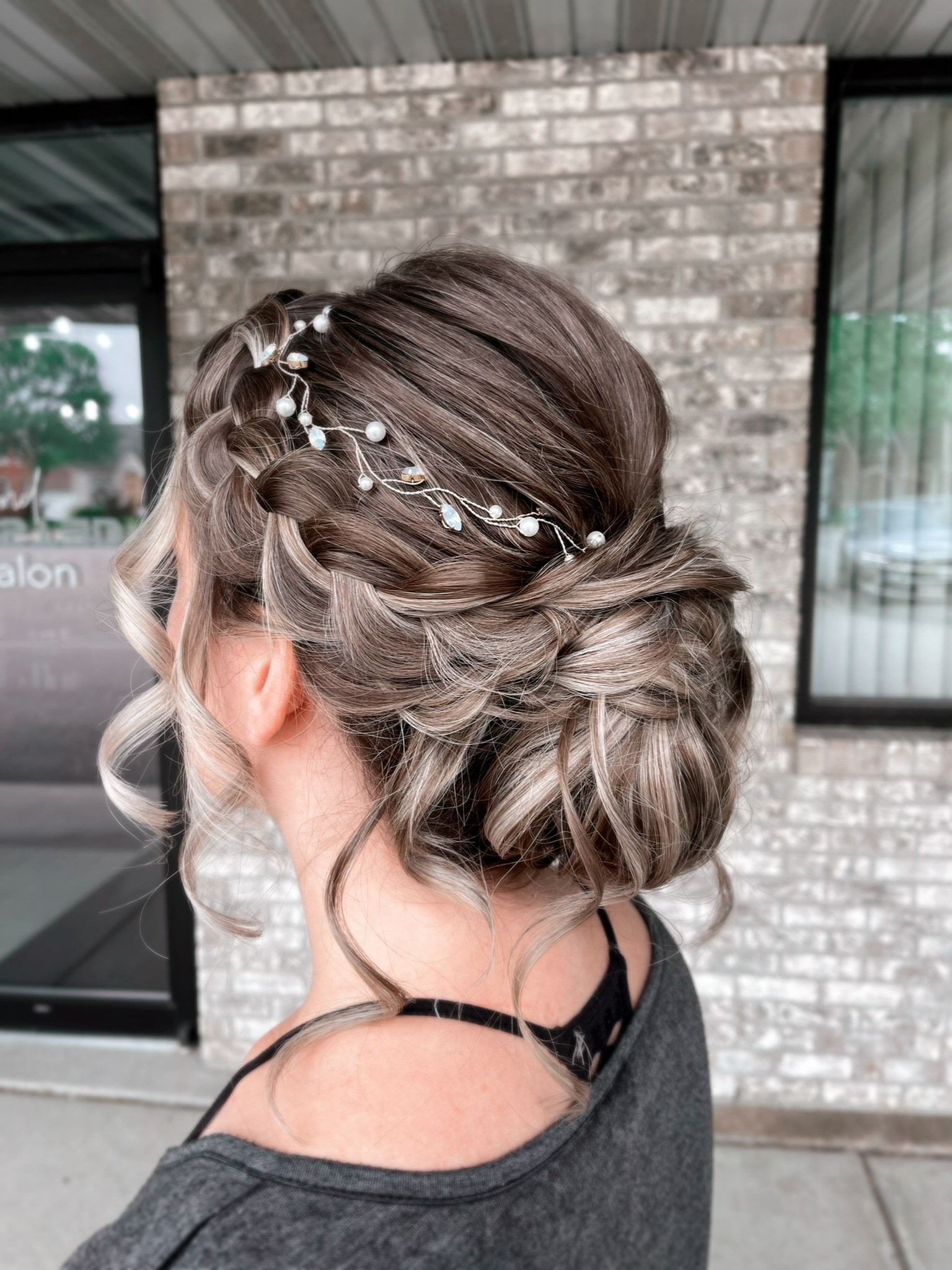 glamorous bridal hairstyle