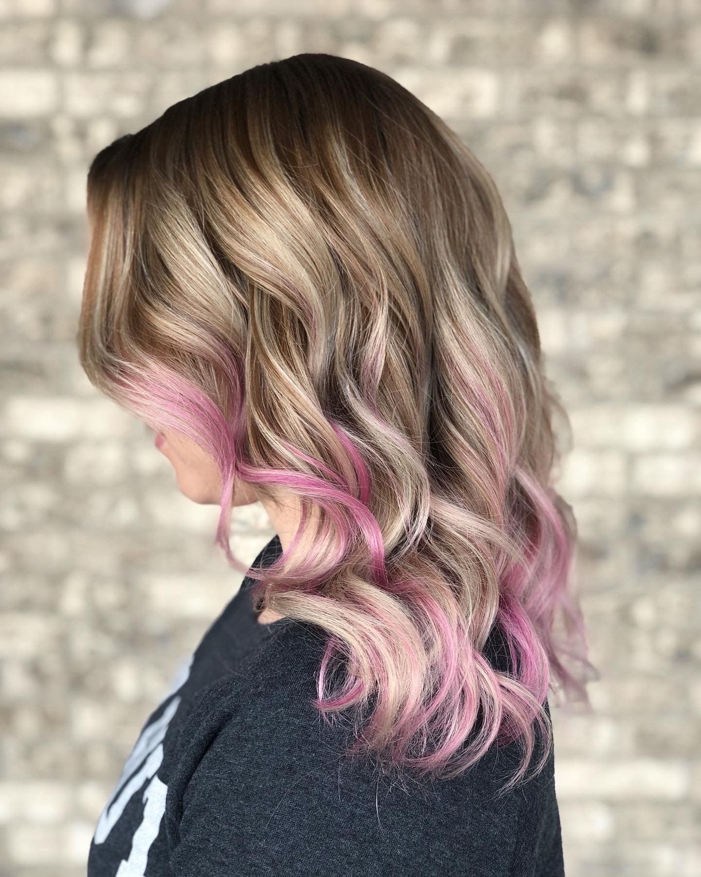 mid length wavy hair