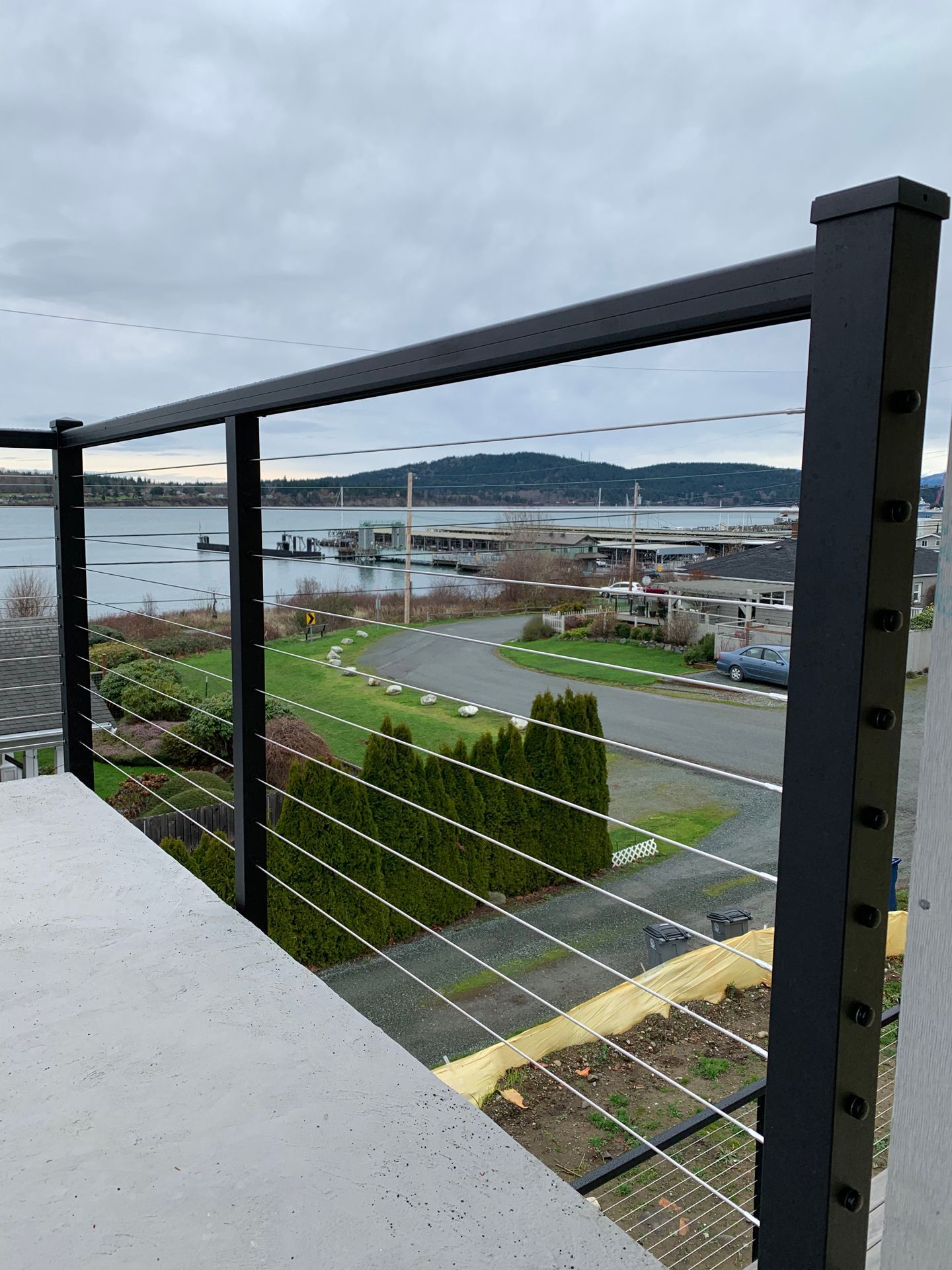 Cable railing with black post