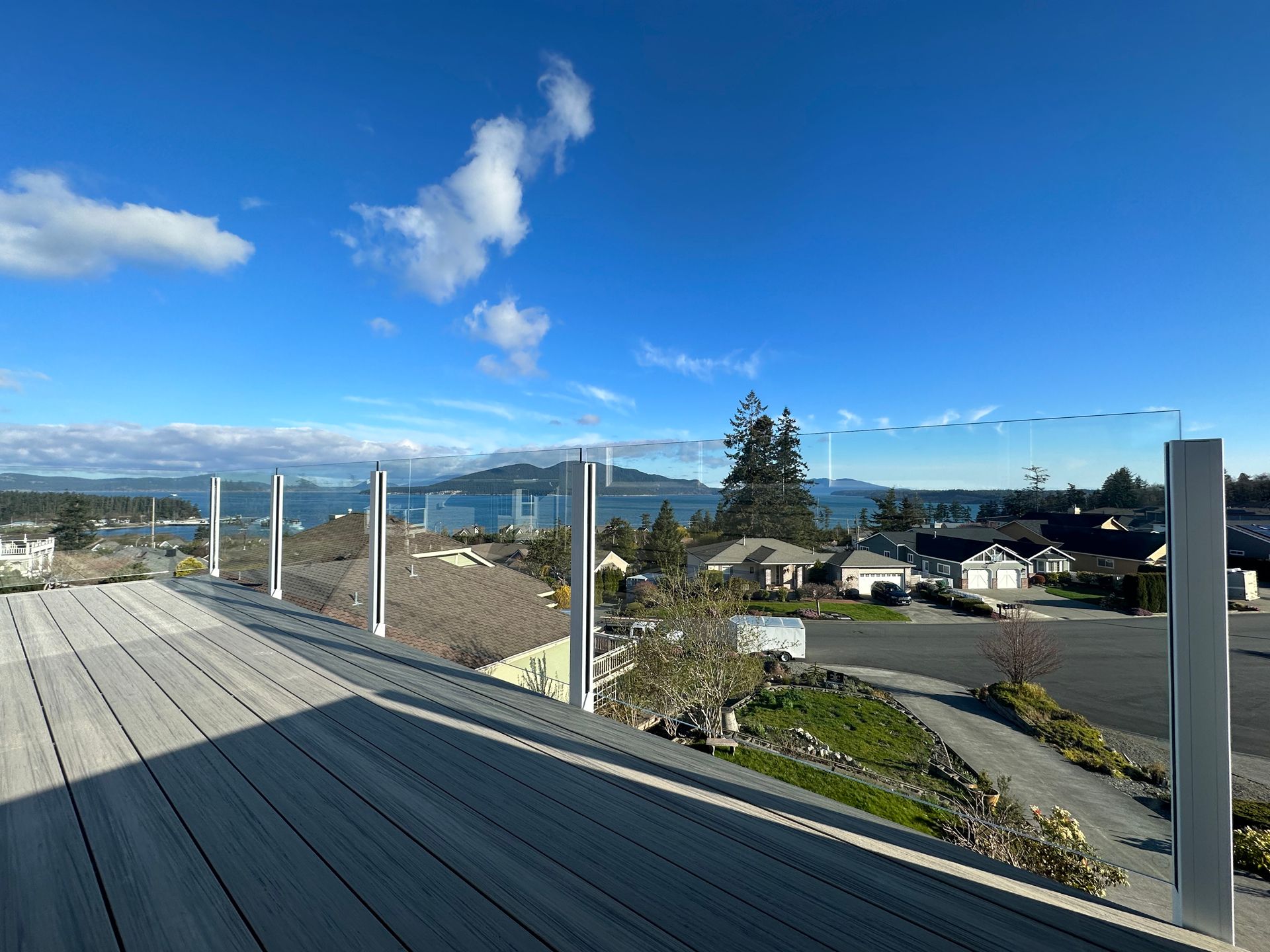 Installing white glass railings