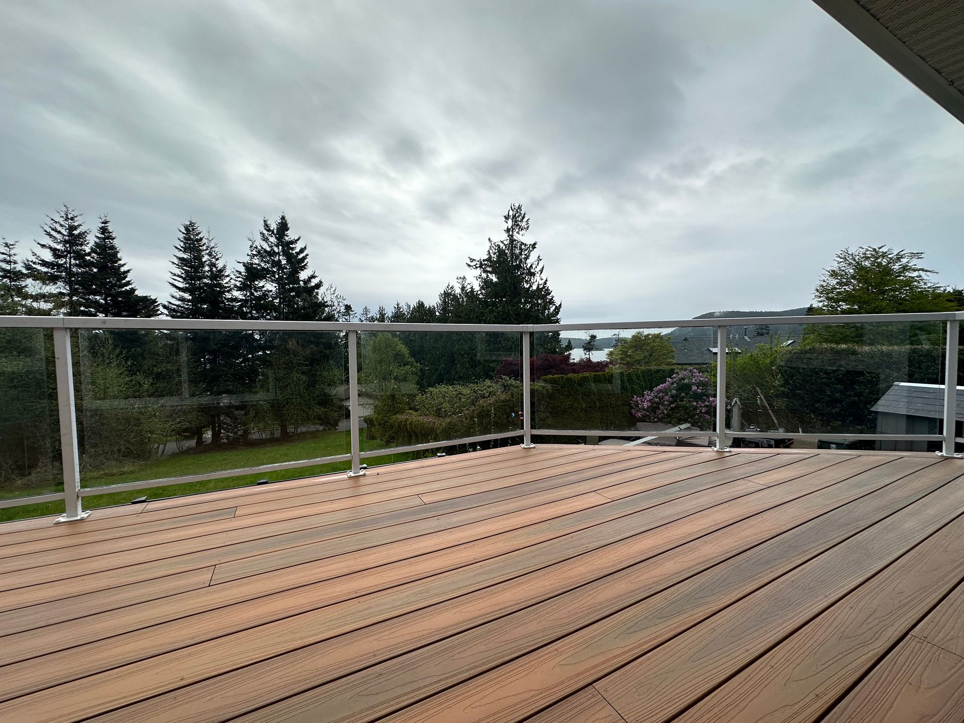 Newly installed deck floor & railing