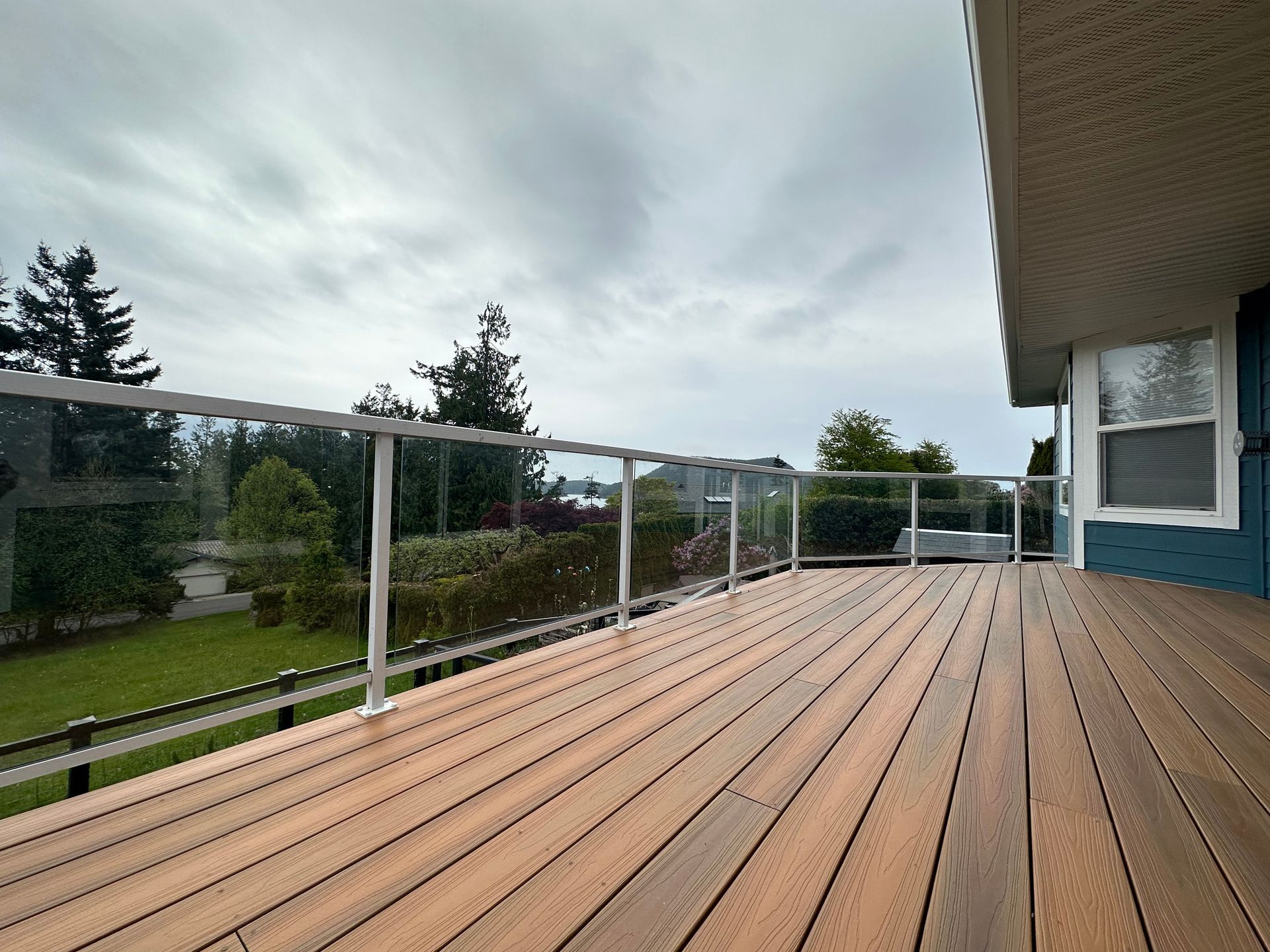 Newly installed deck floor & railings