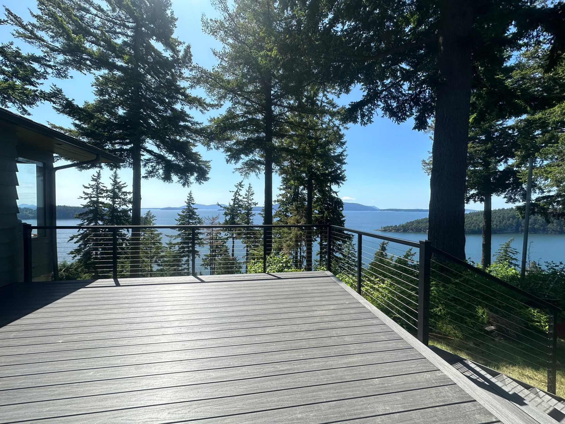 New corner deck railing installation