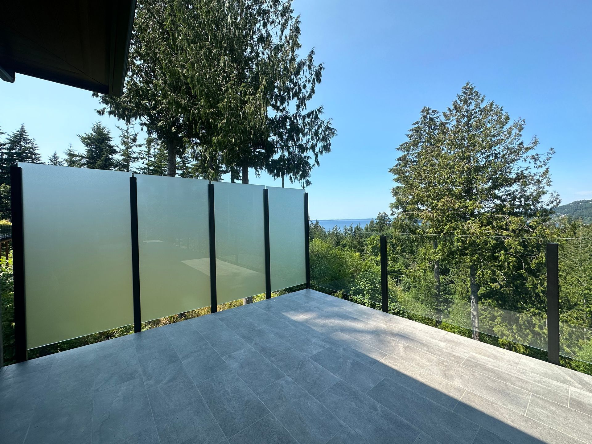 Glass railing system installation