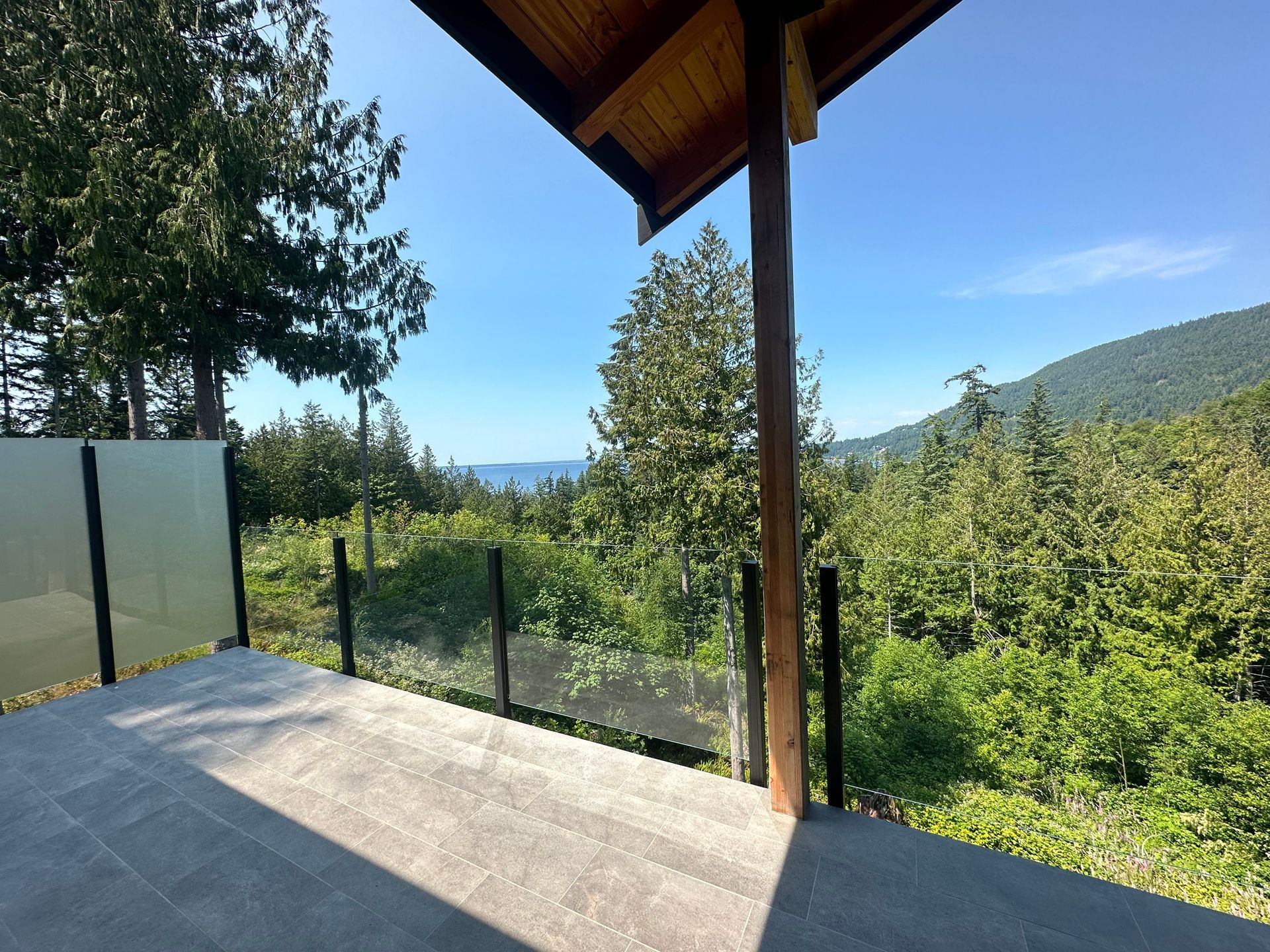 Glass railing system installed