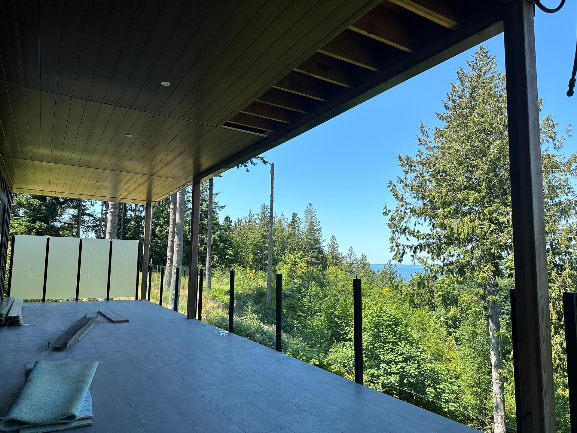 Building new glass railing