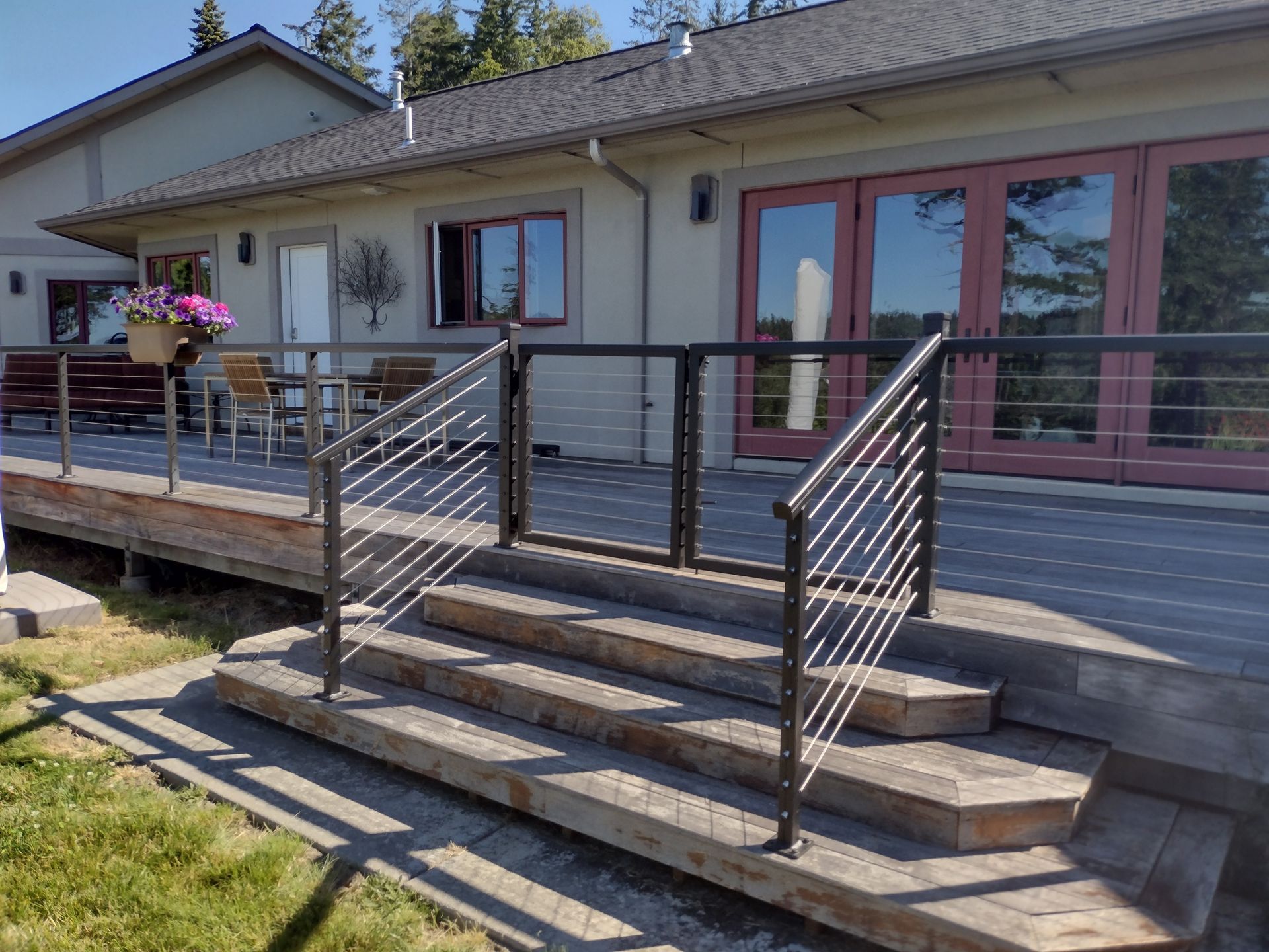Custom stainless-steel cable railing