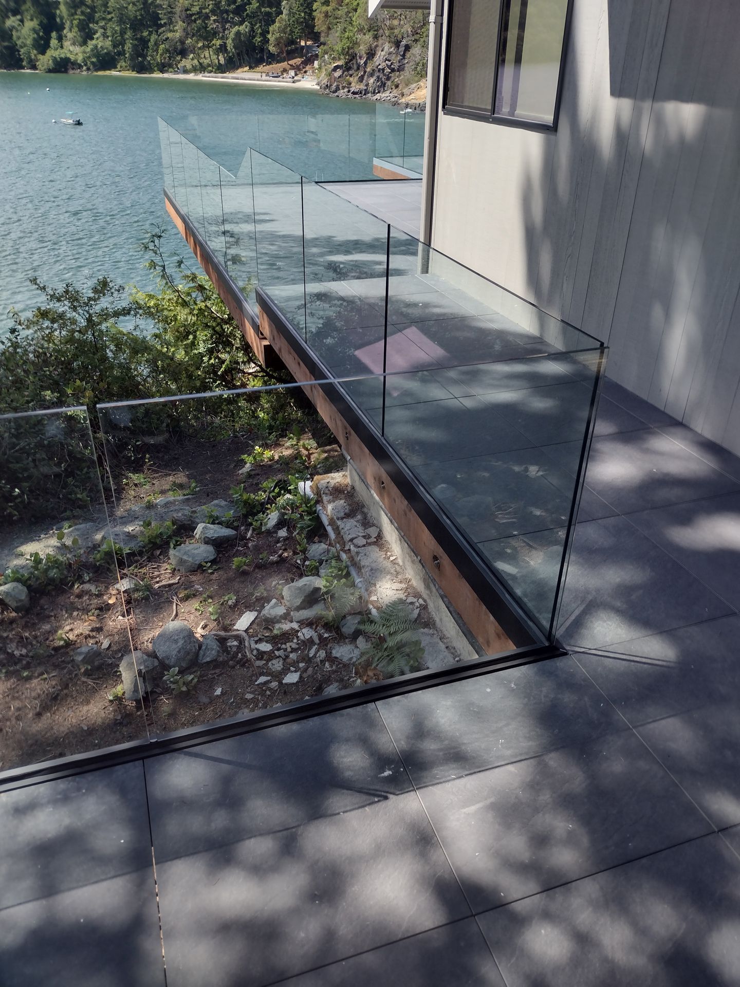 Custom glass railing system