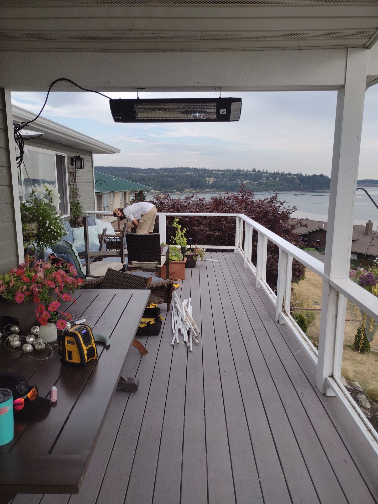 Cable railing constructions