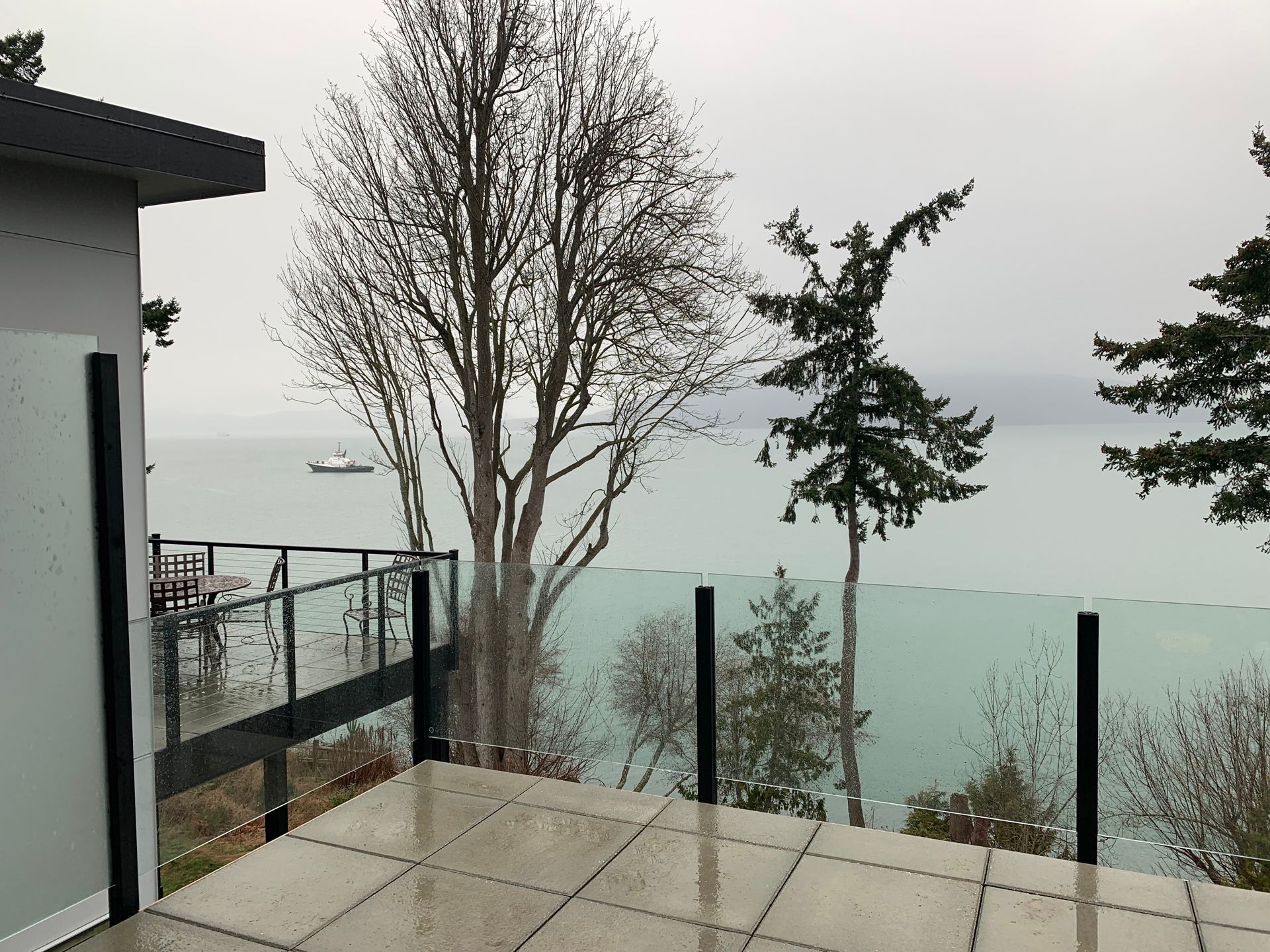 Beautifully built stainless-steel glass railing