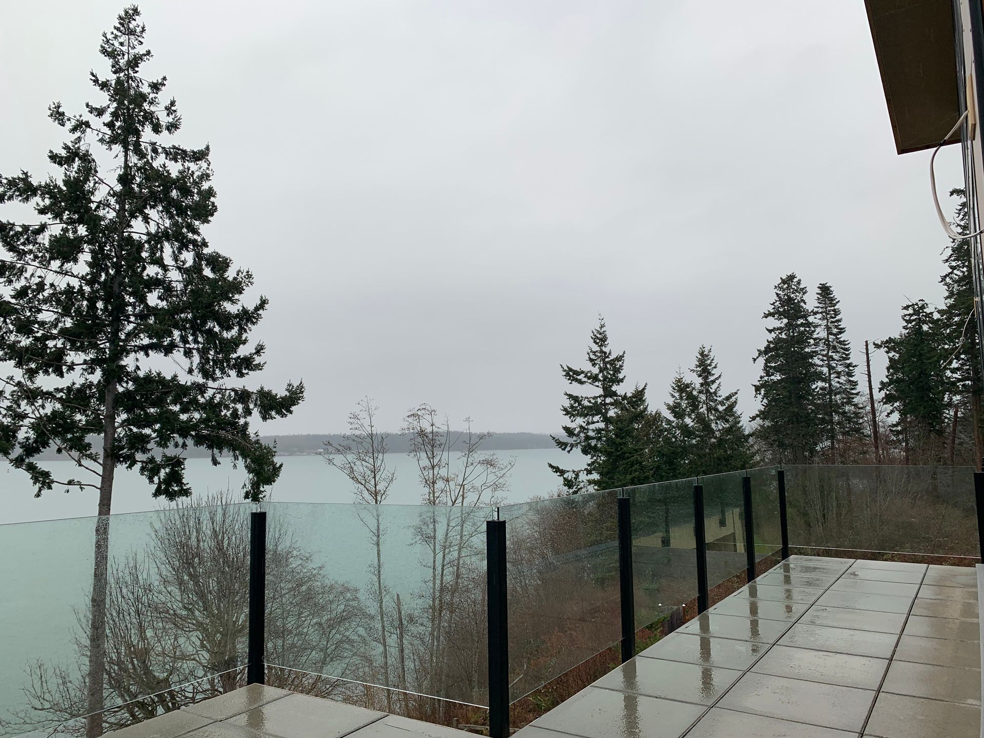 Beautifully built glass railing