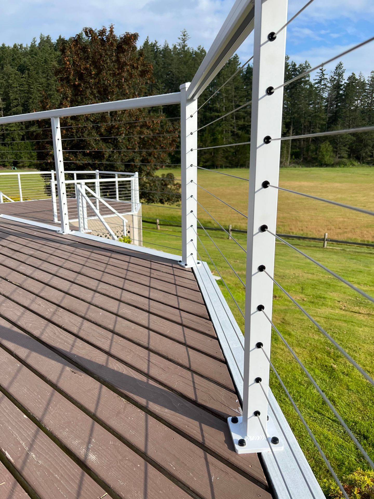 White custom deck & railing