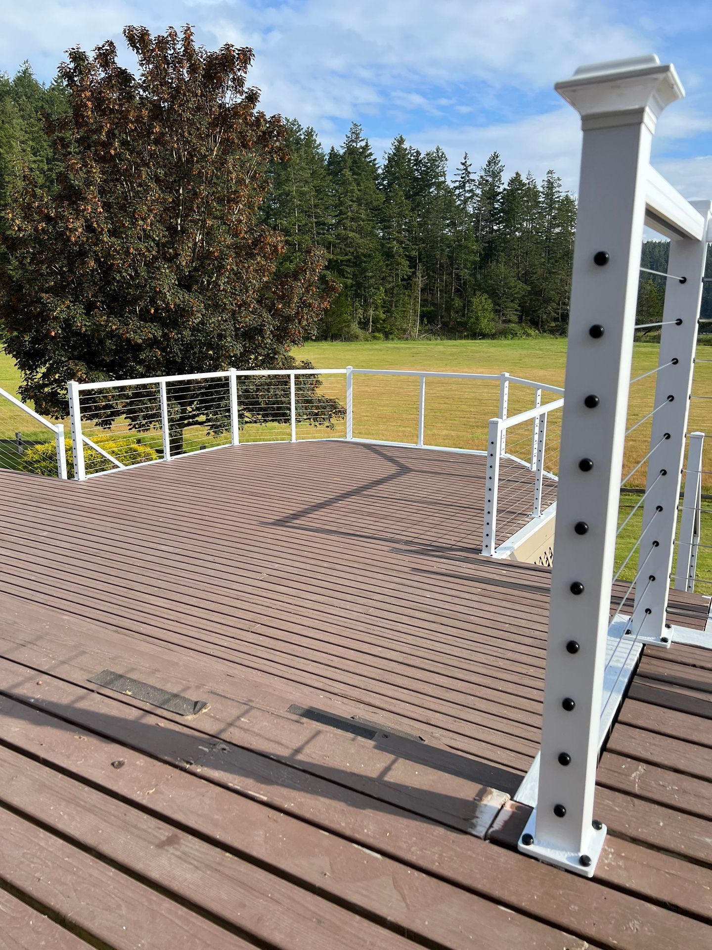 White custom deck & railings