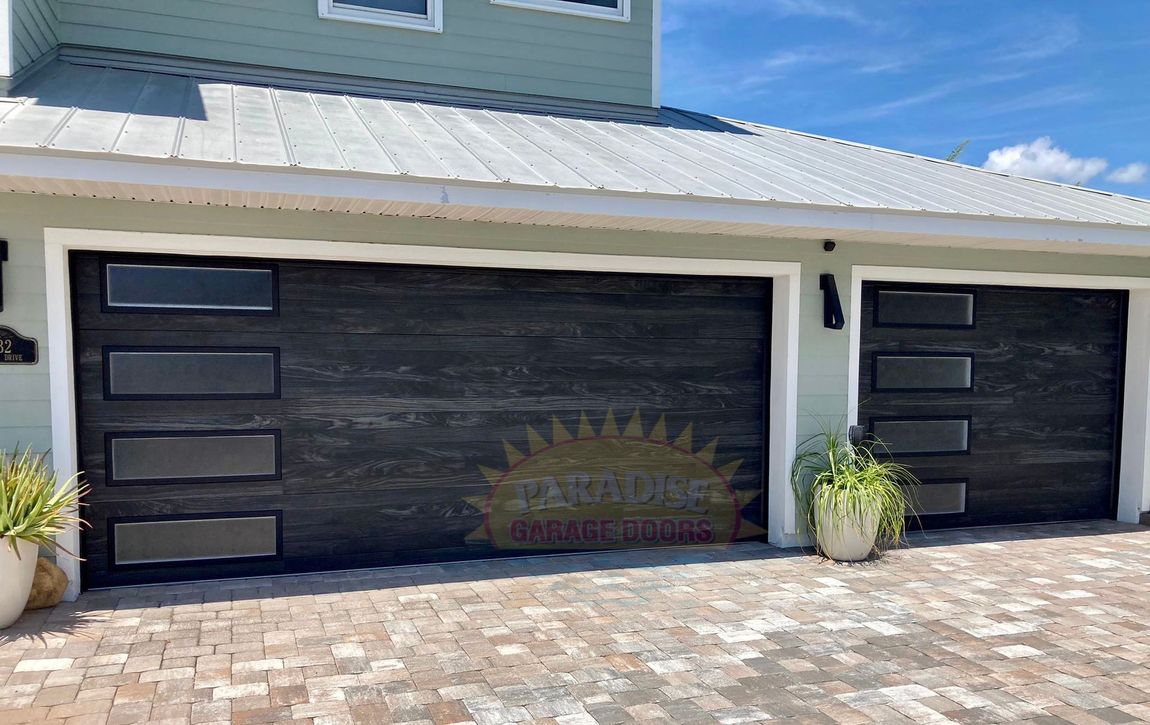 C.H.I. plank series garage door - windows on the side
