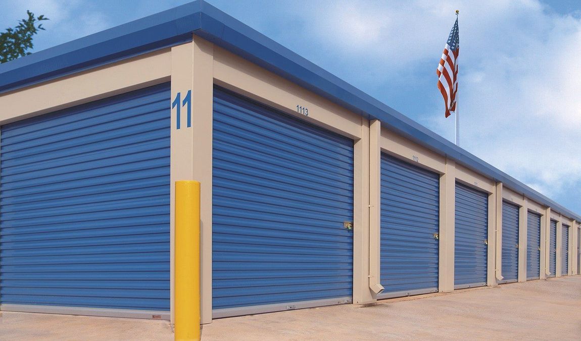Commercial roll up garage door