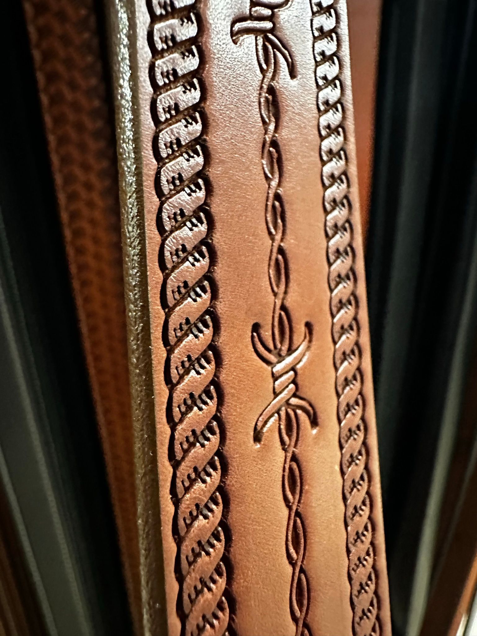 Leather belt with design