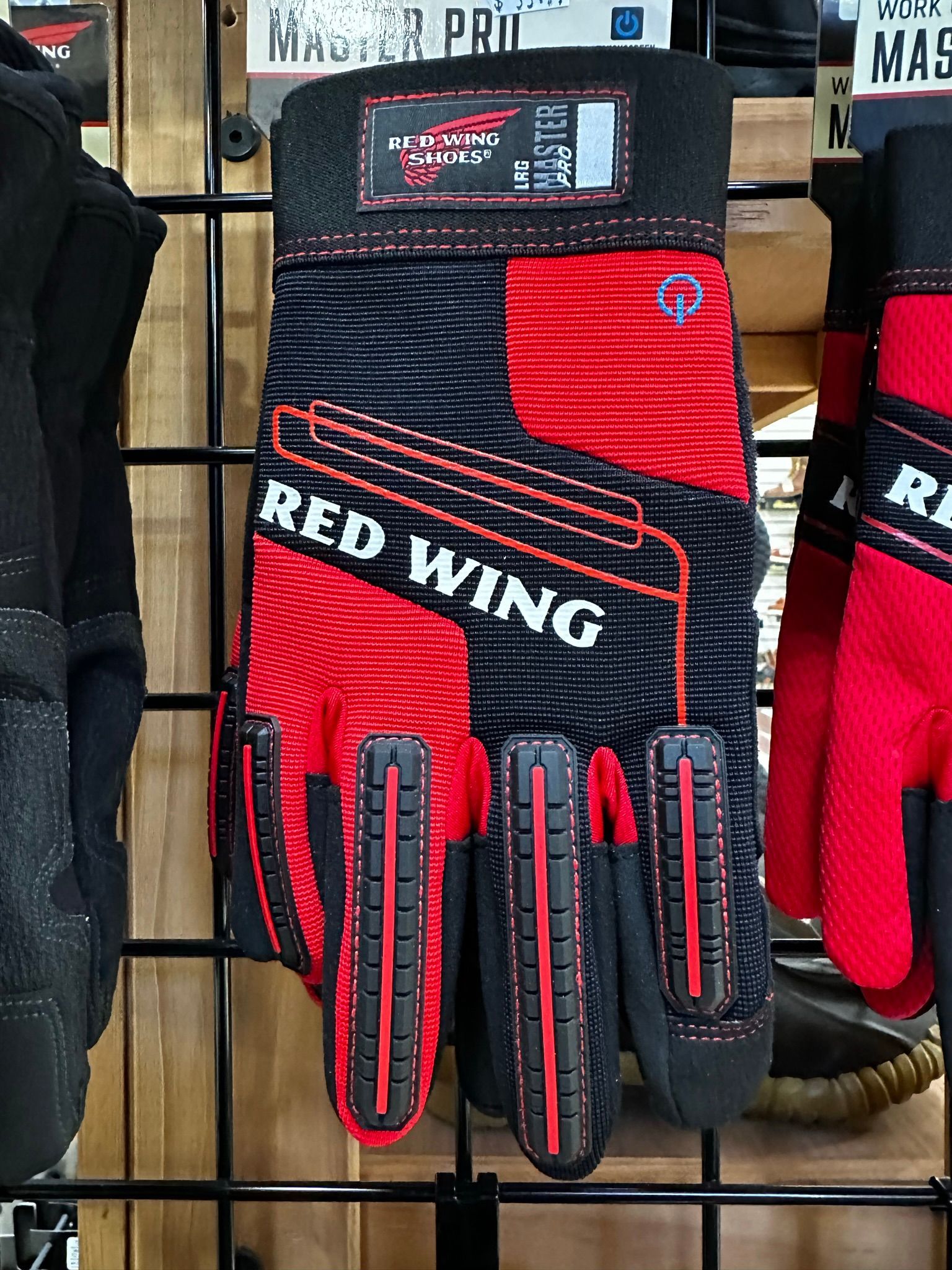 Red Wing hand gloves