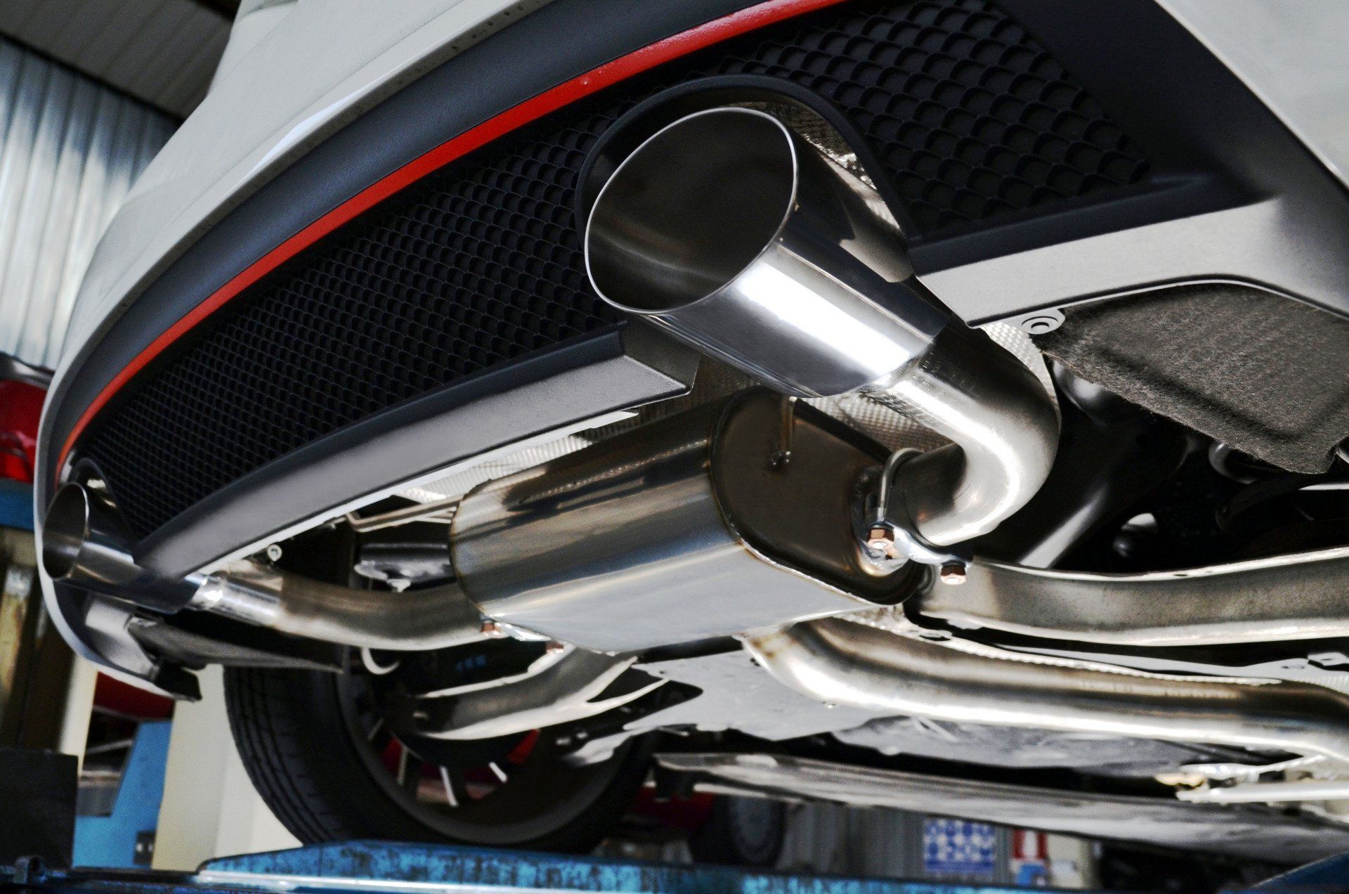 Muffler and exhaust