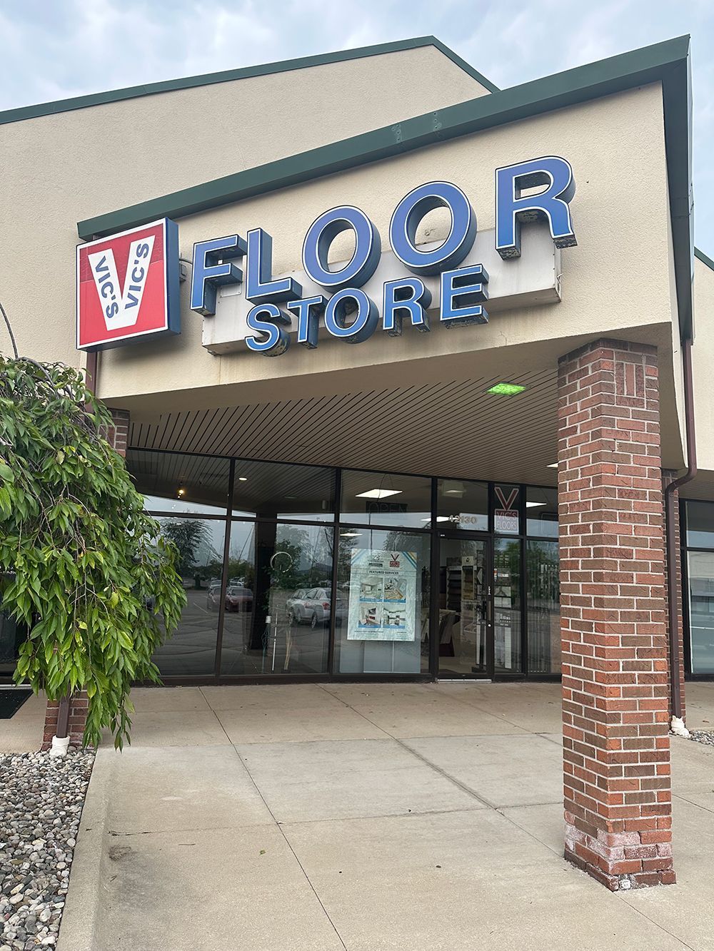 Floor store