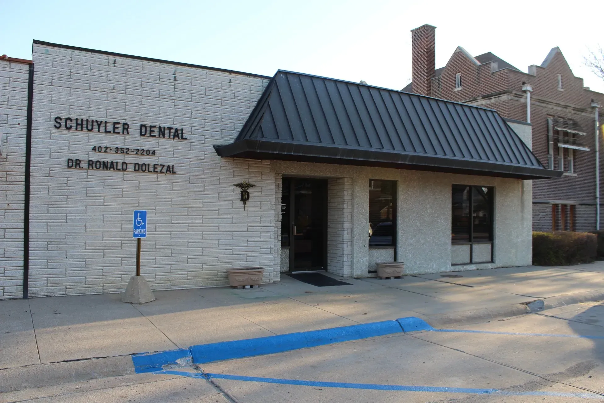 chuyler-dental-clinic-gallery-01