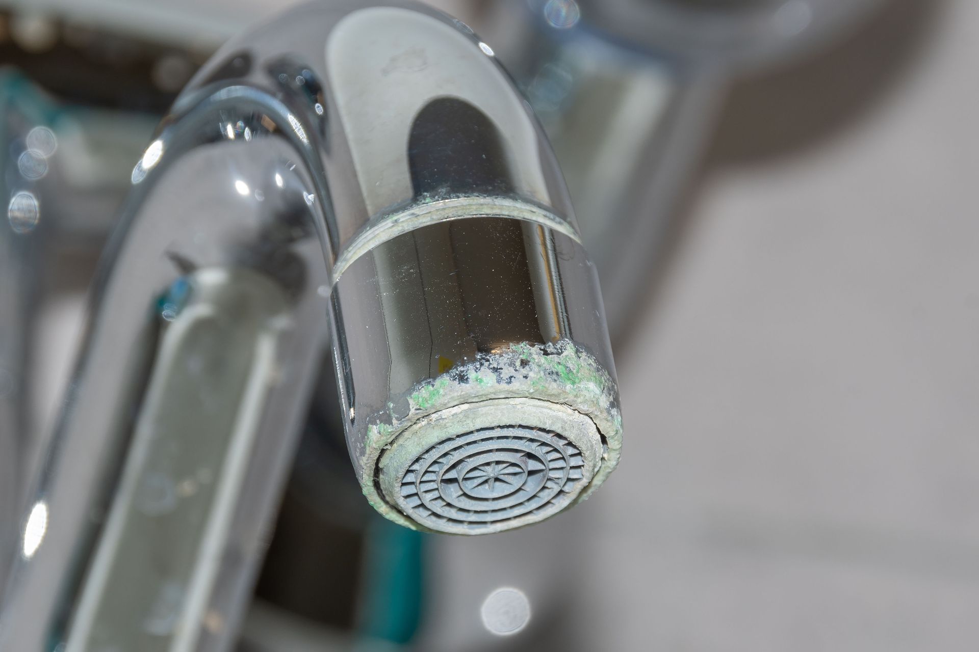 Why Plumbers Recommend Water Softeners in Hard Water Areas