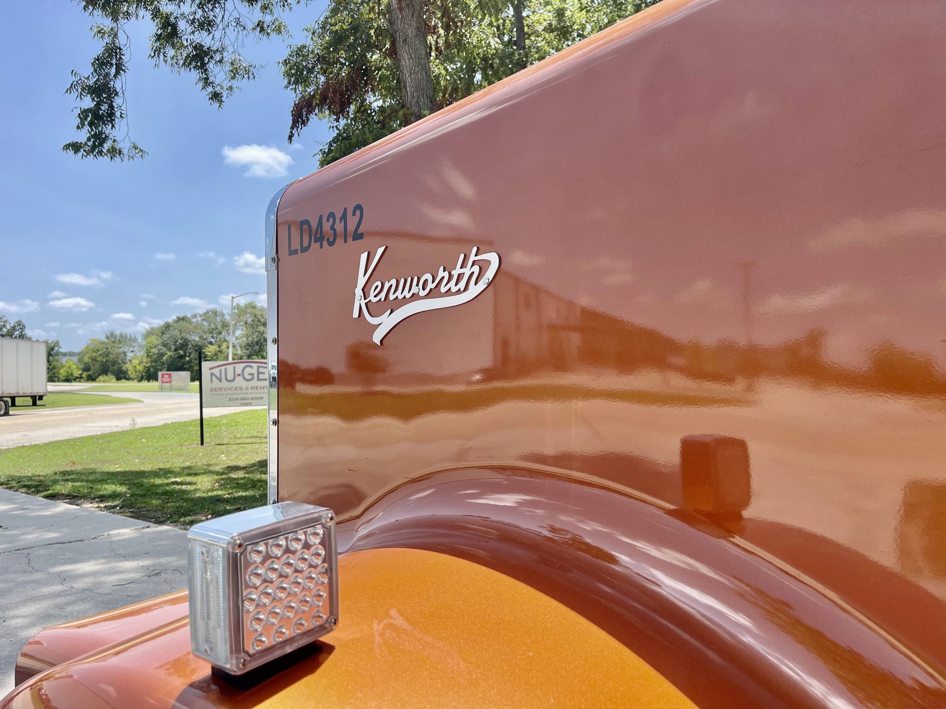 11ga Kenworth Script Logo