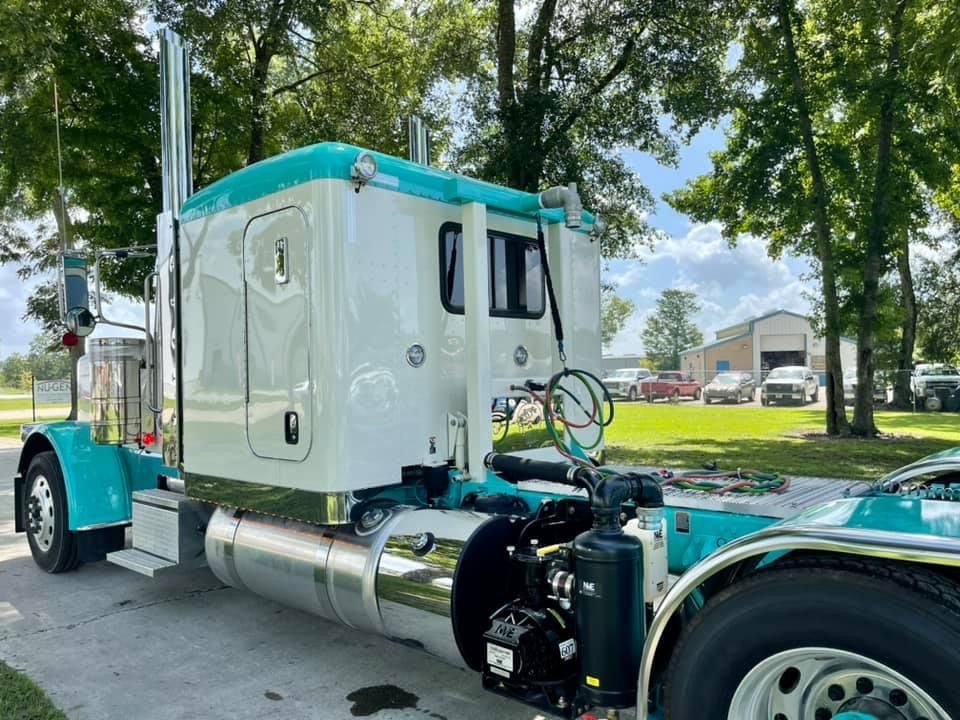 NVE 607 Vacuum Pump With Vacuum Rack