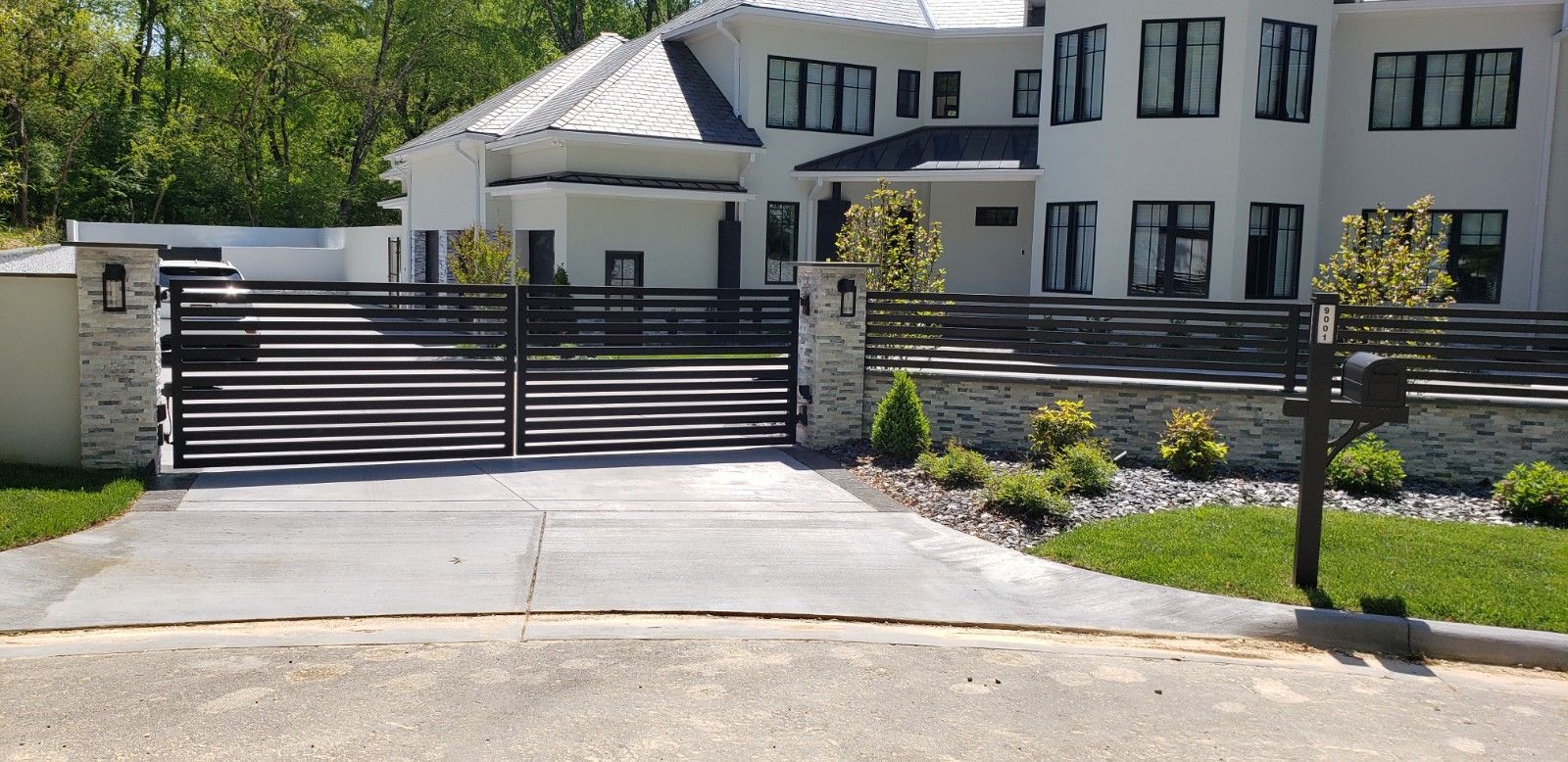 Custom Gate & Fence | Amelia Overhead Doors