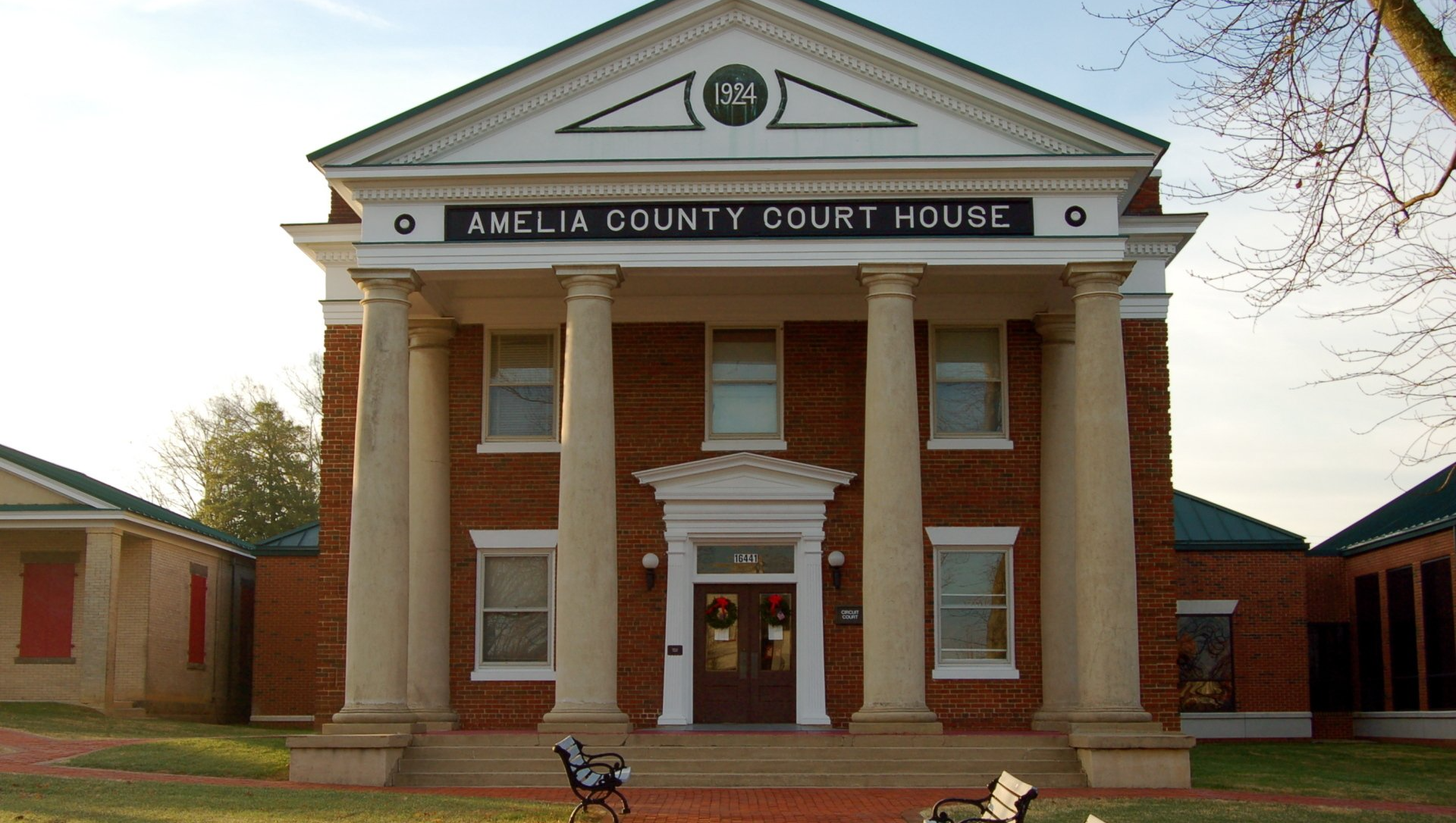 Amelia Court House, VA Garage Doors | Amelia Overhead Doors