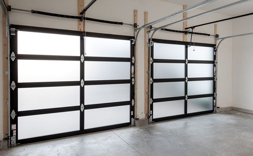 Contemporary Garage Door  | Amelia Overhead Doors