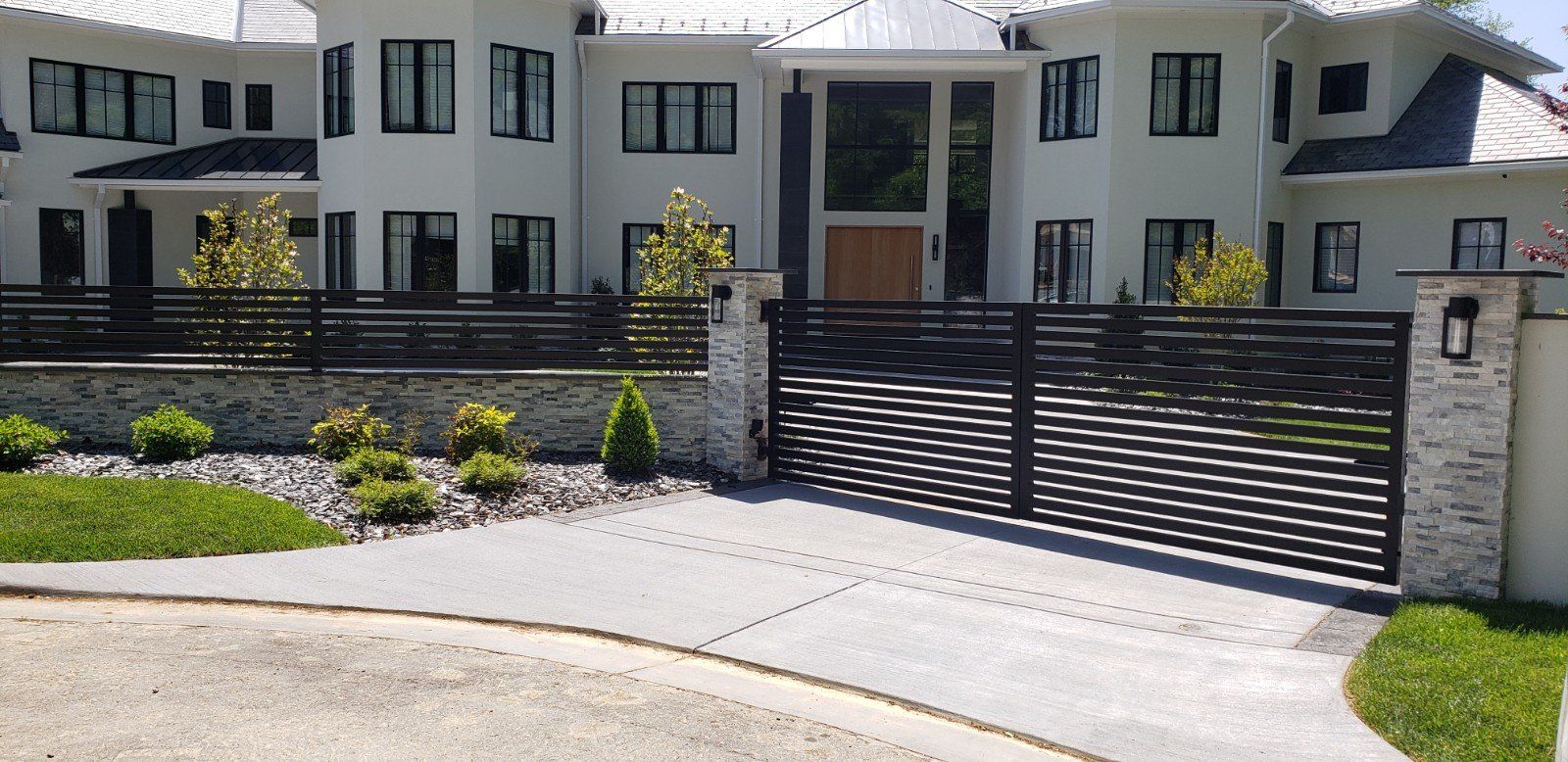 Custom Gates and Fences | Amelia Overhead Doors