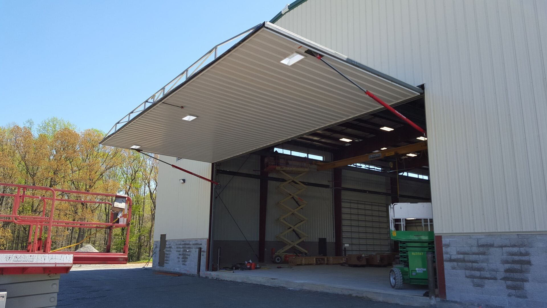 Airplane Hangar Door | Amelia Overhead Doors