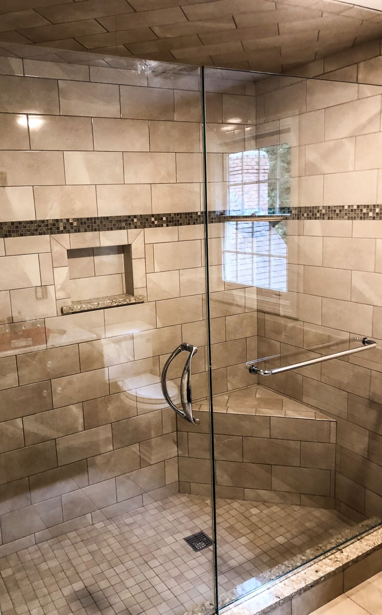 Shower glass enclosure