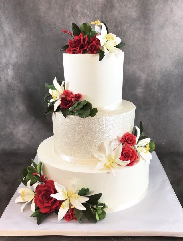 47 Adorable Christmas Wedding Cakes - Weddingomania