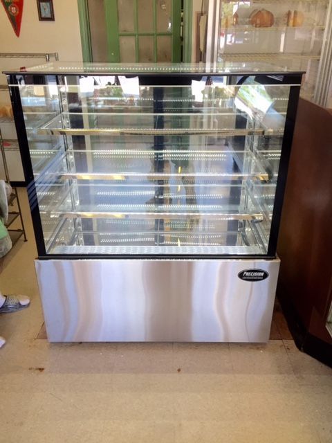 Exterior 48″ Bakery Case Refrigerated Display Case Feature