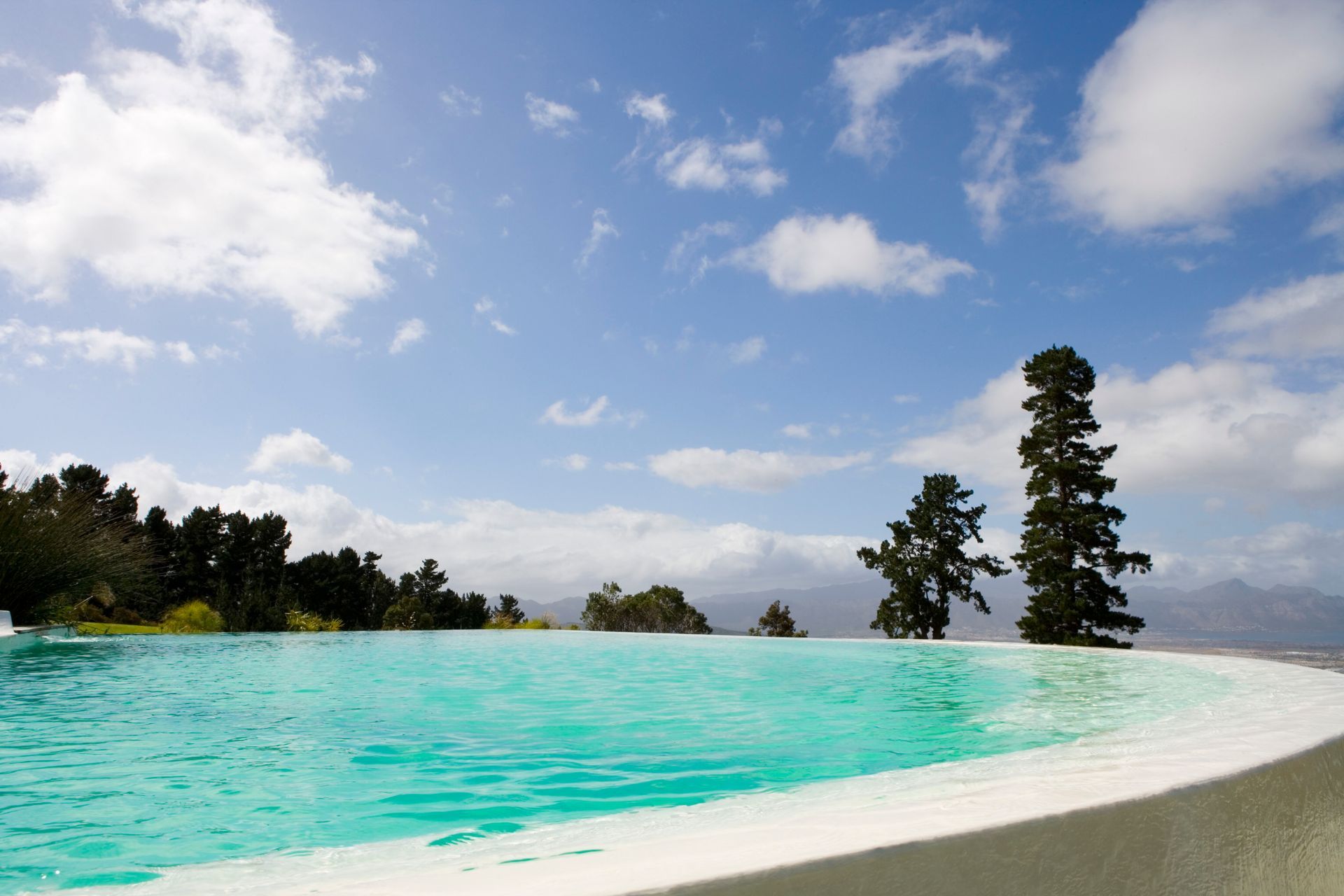 swimming pool installer 