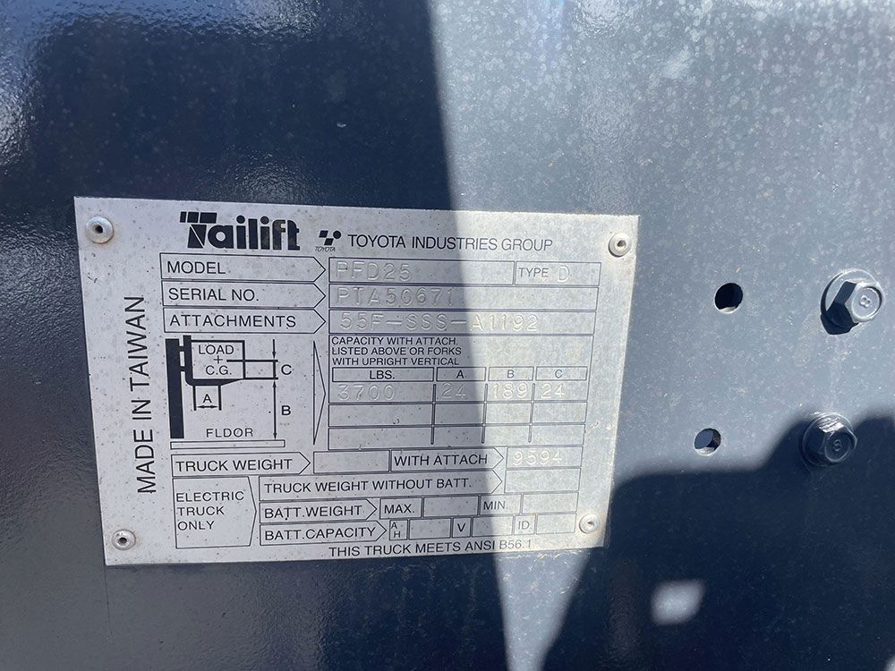 A tag that says made in taiwan on it