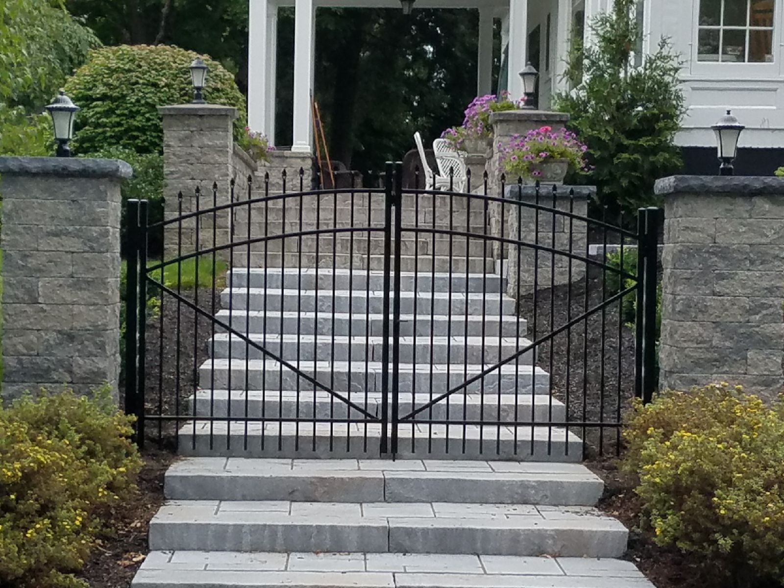 Gate